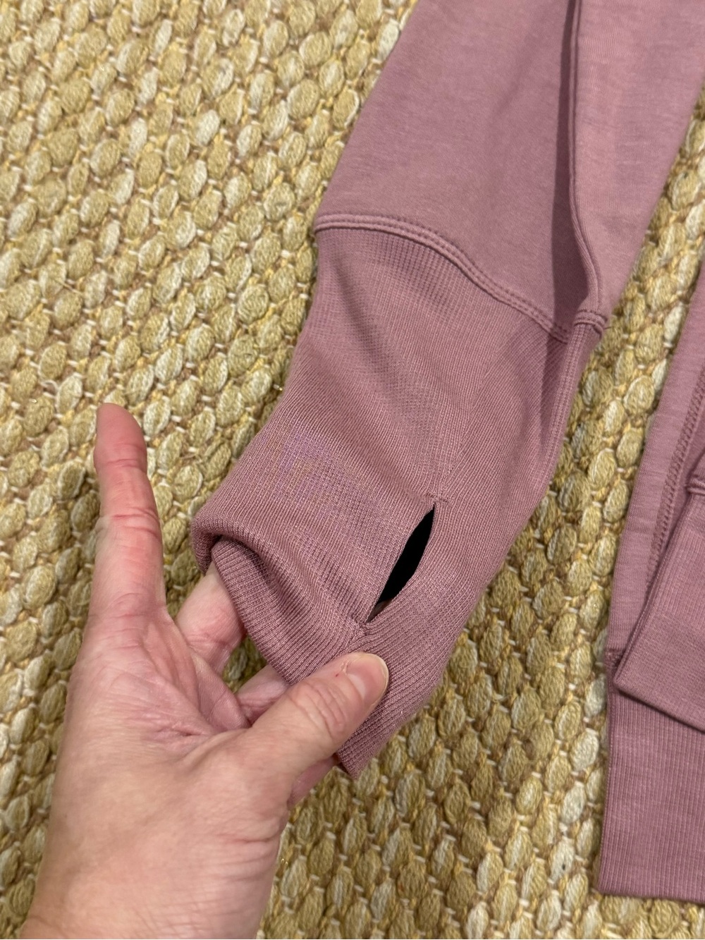 Joy Lab Dusty Mauve Modal Blend Long Sleeve Active Top w/Thumbholes NWT Size - Picture 2 of 5